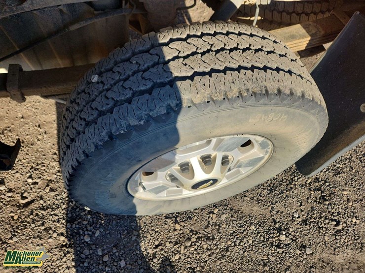 2013-chevrolet-silverado-2500hd-lt-image-32