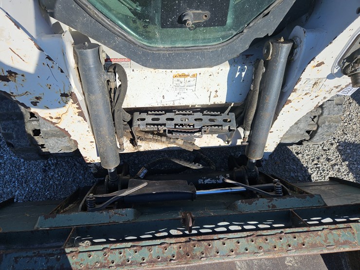 2016-bobcat-t595-image-5