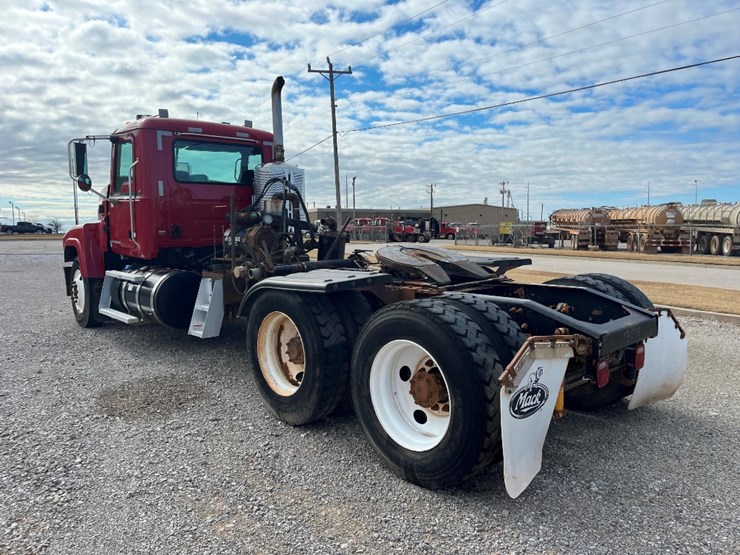 2013-mack-chu613-image-4