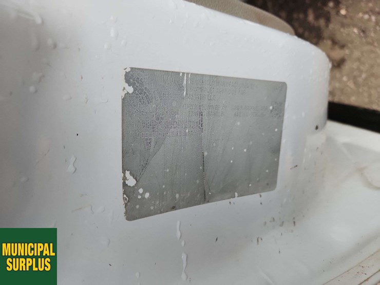 2013-chevrolet-silverado-3500hd-image-37