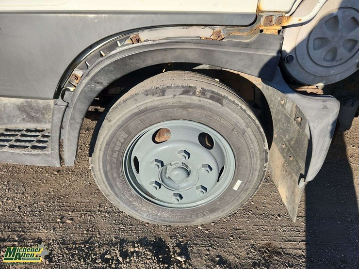 2004-hino-fb1817-image-8