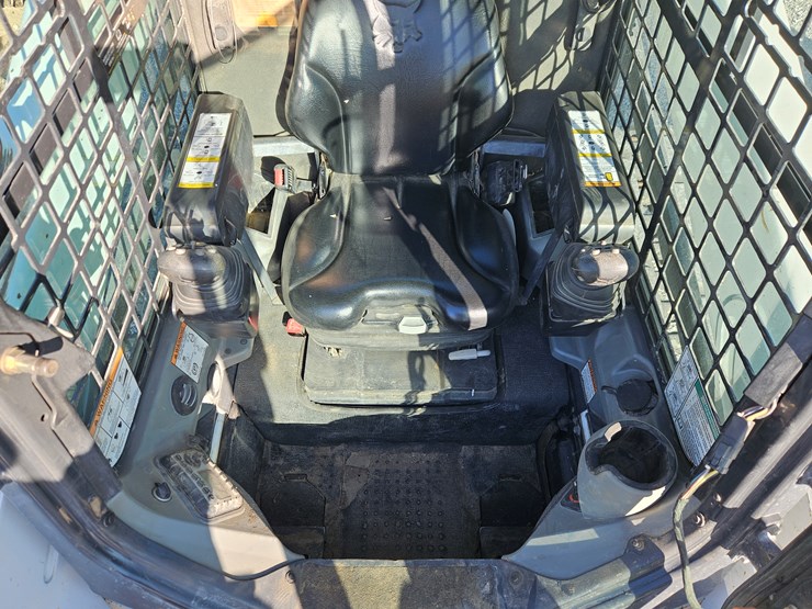 2016-bobcat-t595-image-9