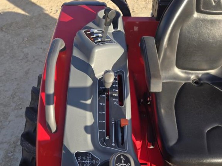 2021-massey-ferguson-1840m-image-16