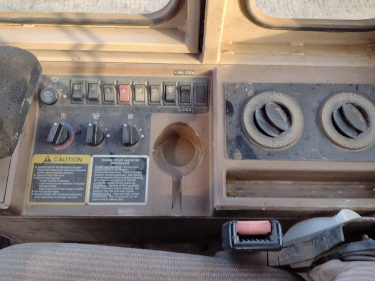 96-deere-644g-image-10