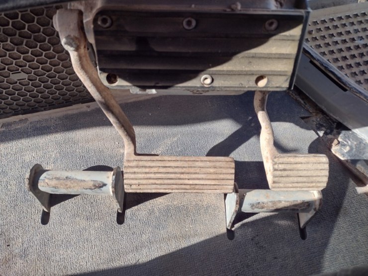 2004-caterpillar-d6r-xl-image-8