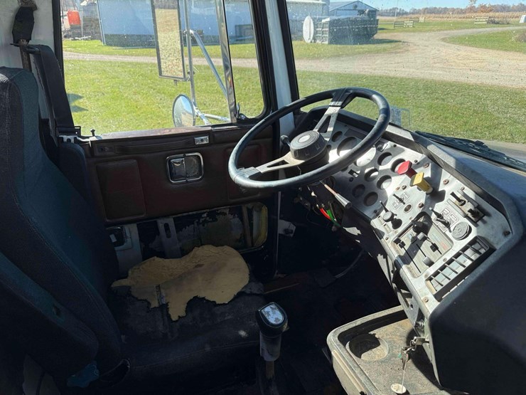 1990-cummins-m11-image-24