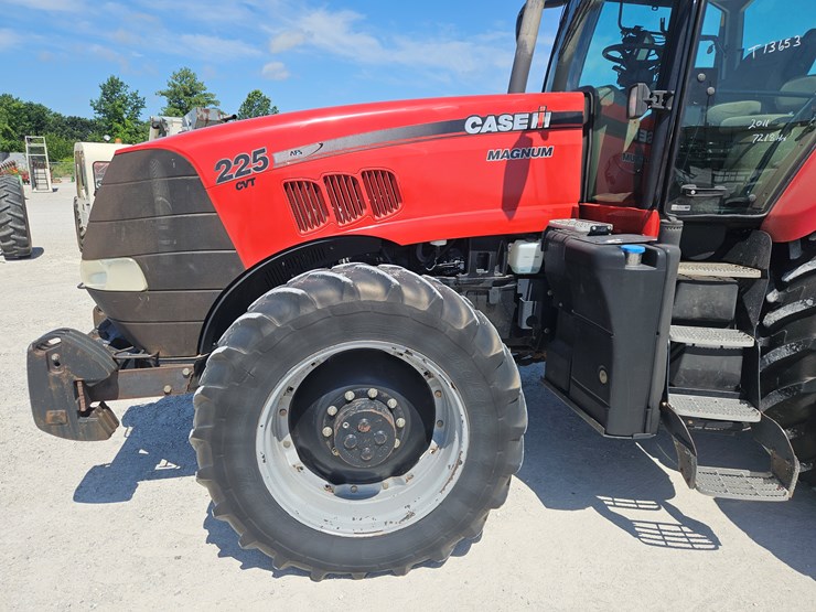 2011-case-ih-magnum-225-image-4