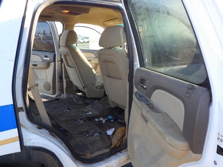 2013-chevrolet-tahoe-image-8