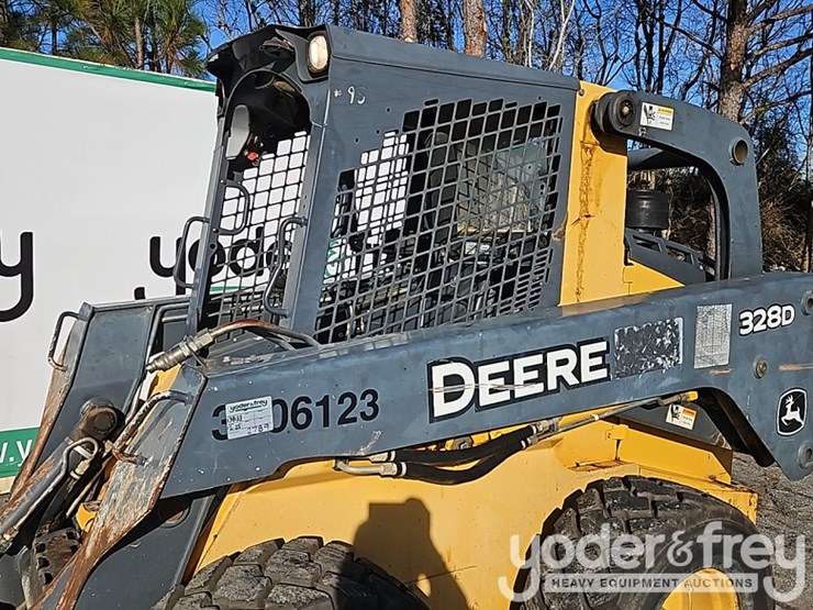 2012-deere-328d-image-13