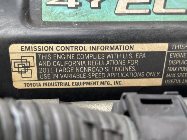 2011-toyota-8fgcu30-image-39