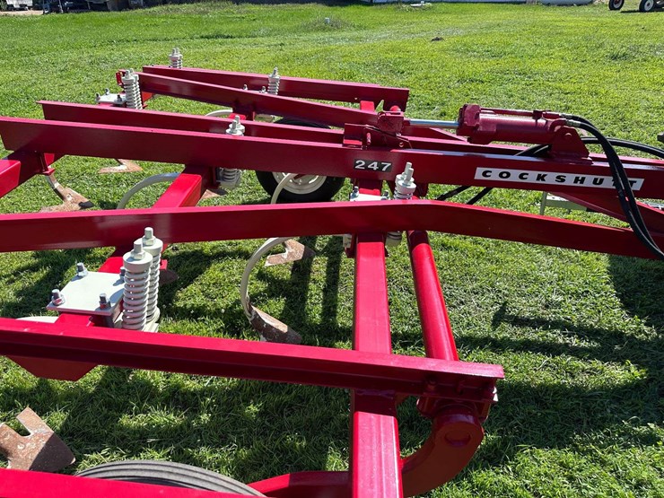 cockshutt-model-247-ripper-image-13