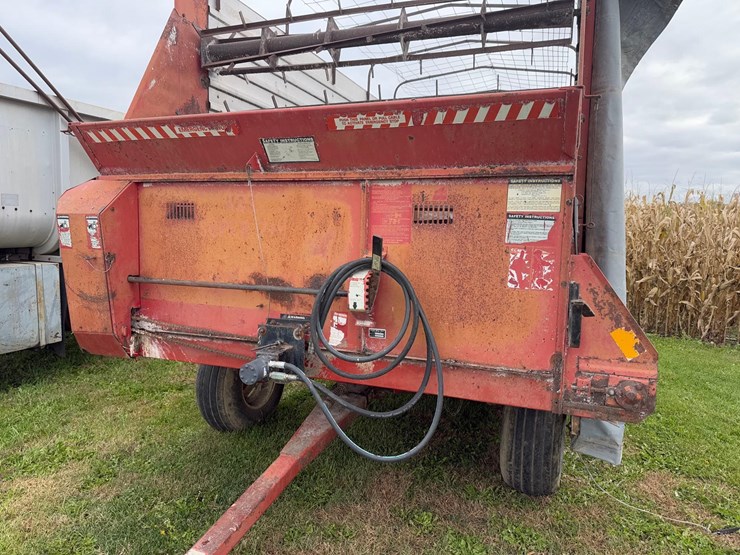 15’-h&s-tandem-forage-wagon-image-2