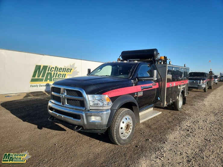 2014-ram-5500-slt-image-1