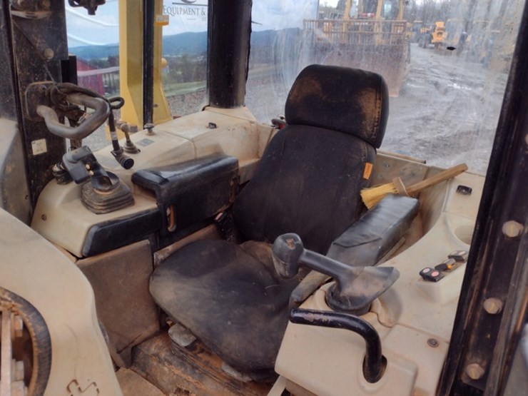 caterpillar-d6n-xl-image-12