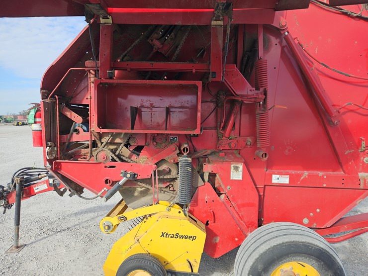 2012-new-holland-br7090-image-6