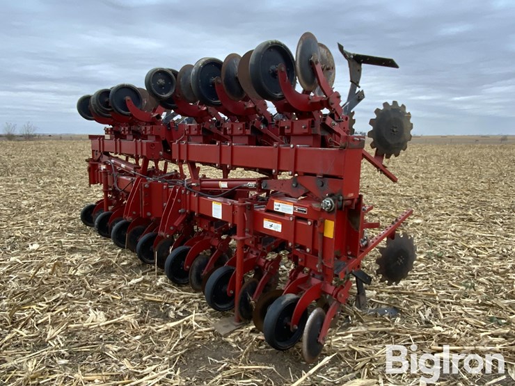 krause-4712df3-12r30-cultivator-image-1