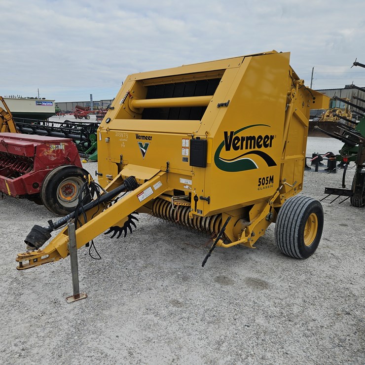 #203873 • Vermeer 505M Baler