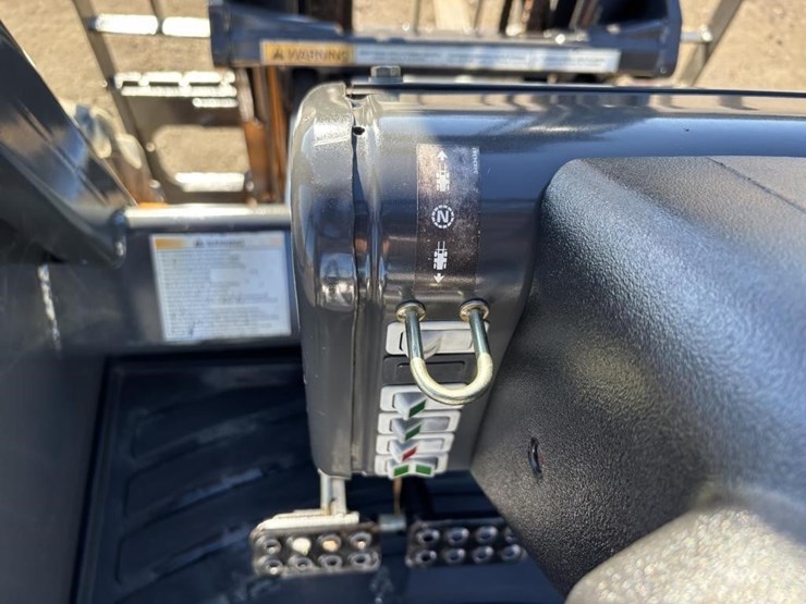 2017-case-586h-image-25