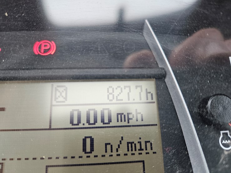 2020-kubota-m7-132-image-16