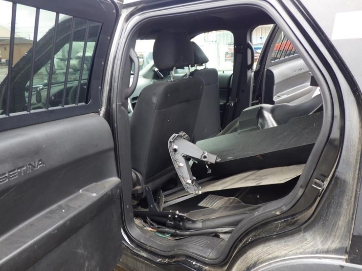 2014-ford-explorer-image-7