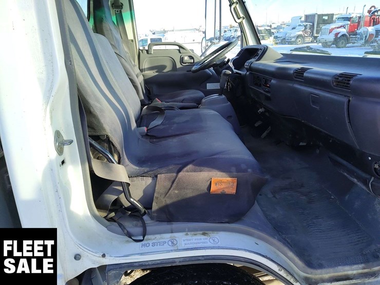 2007-gmc-w5500-image-15