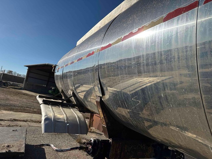 1976-6500-gal-ss-tanker-image-27