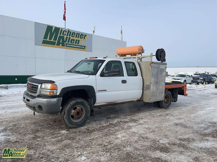 2005-gmc-sierra-3500-image-1