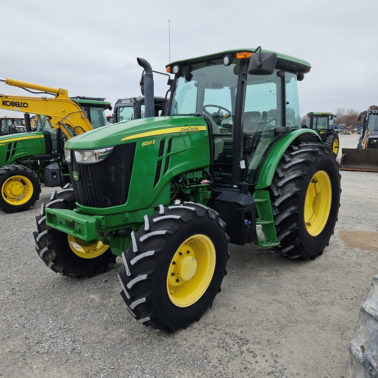 2017 JOHN DEERE 6120E