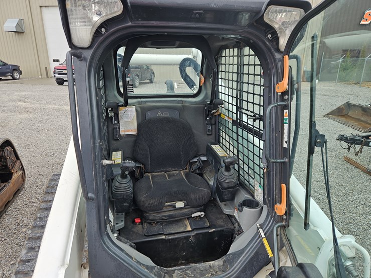 2022-bobcat-t770-image-7