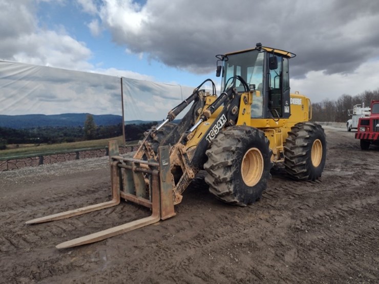 2003-deere-tc54h-image-32