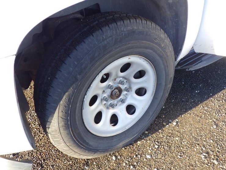 2014-chevrolet-tahoe-image-13