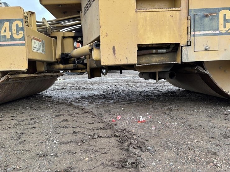 caterpillar-cb-434c-image-9