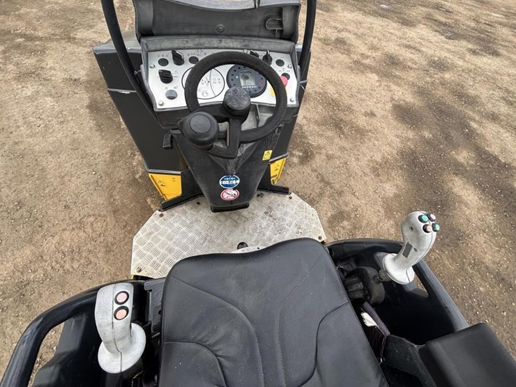 2017-bomag-bw120-image-17