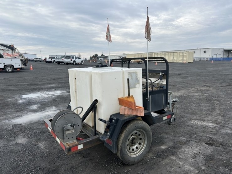 hydrotek-ss30005vs-towable-pressure-washer-image-3