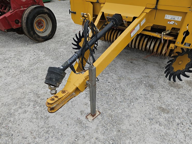 #203873-•-vermeer-505m-baler-image-2