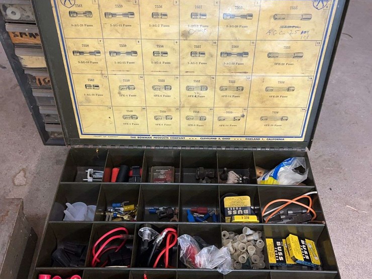 screw-cabinet,-electrical-assortment,-wood-keys-image-3