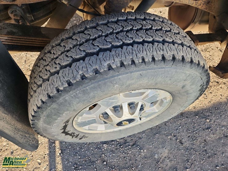 2013-chevrolet-silverado-2500hd-lt-image-33