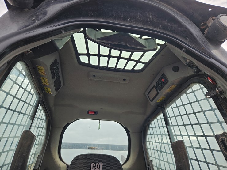 2019-caterpillar-259d3-image-8