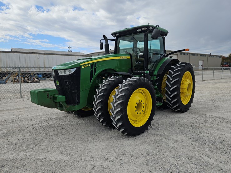 2014-john-deere-8345r-image-23