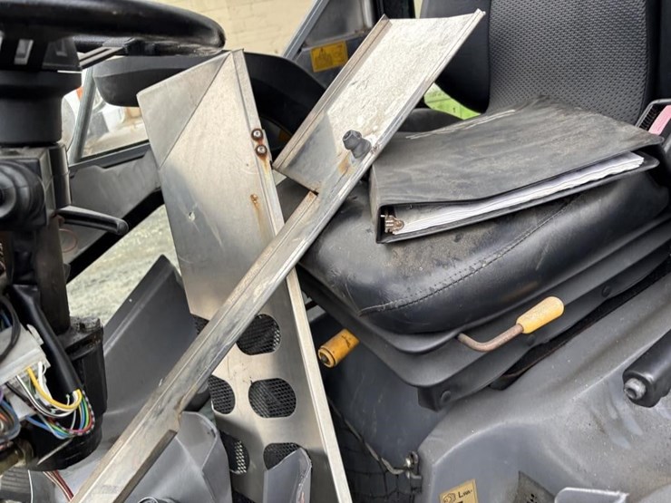 applied-sweepers-636hs-image-18