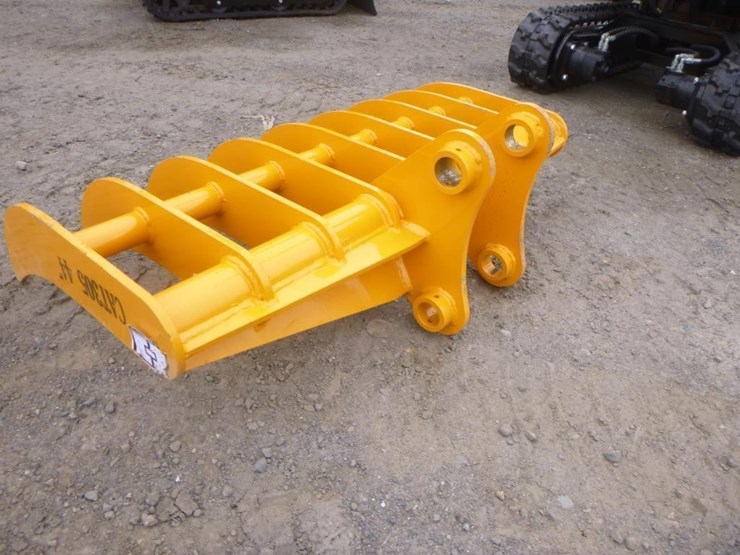 caterpillar-305-image-4