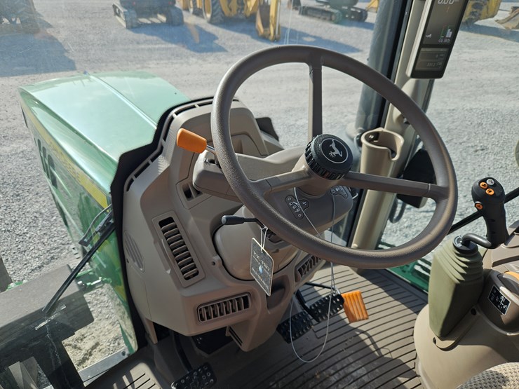 2024-john-deere-6140m-image-9