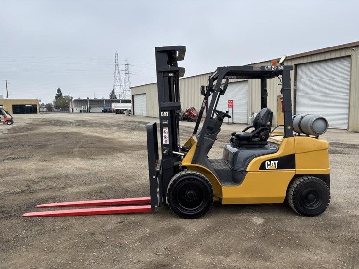 2021-caterpillar-gp30n-image-5