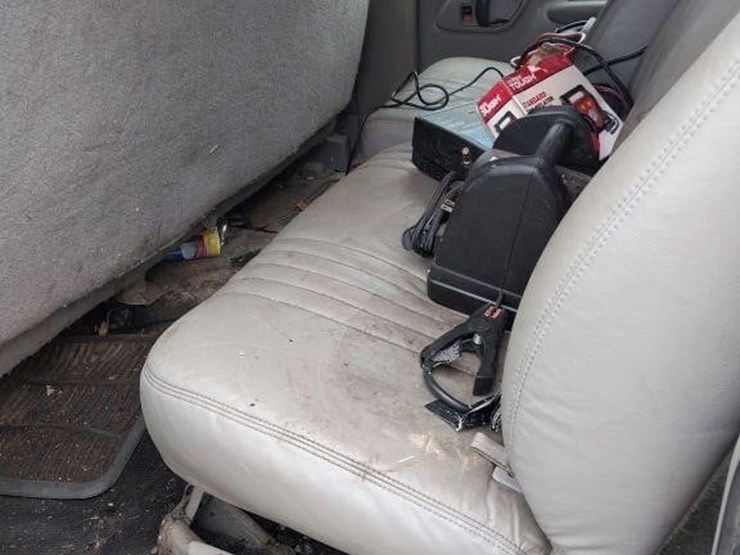 chevrolet-suburban-image-9