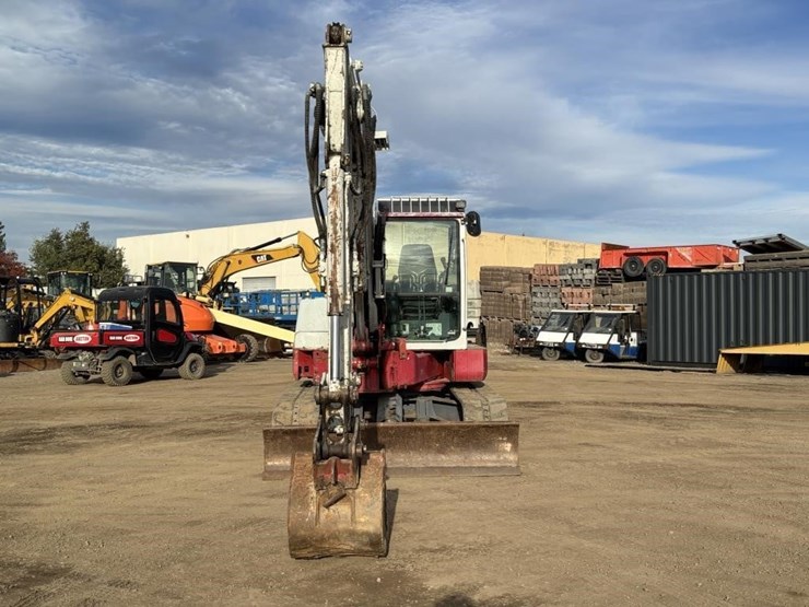 2012-takeuchi-tb180fr-image-6