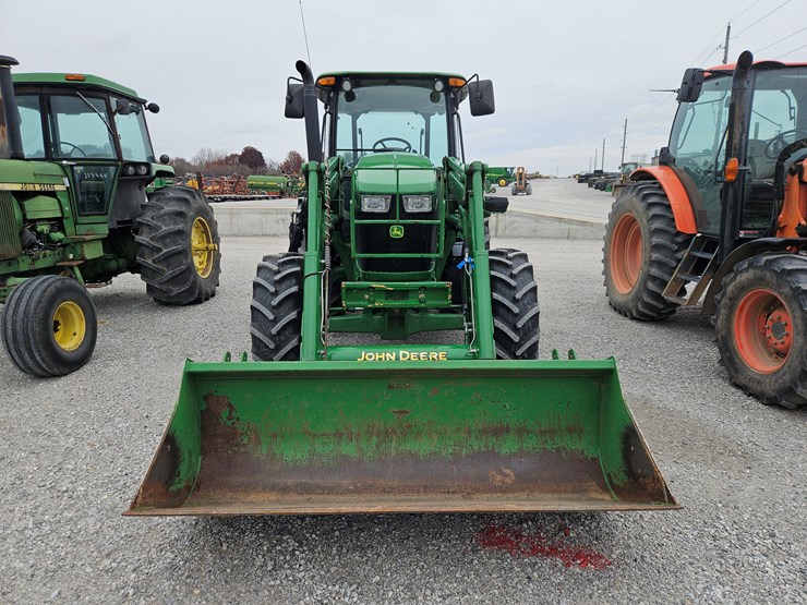 2016-john-deere-6120e-image-2