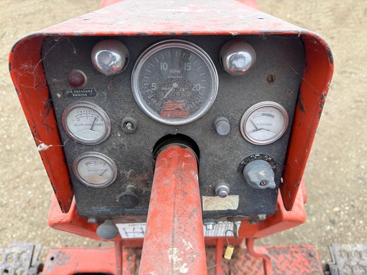 allis-chalmers-190-landhandler-tractor-image-29
