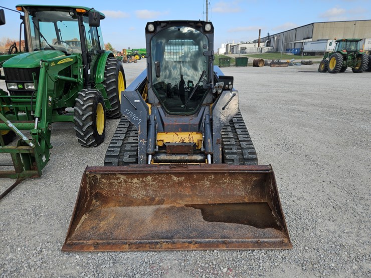 2010-deere-333d-image-2