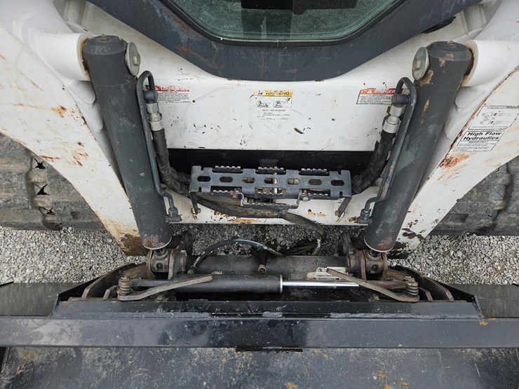 2014-bobcat-t770-image-5