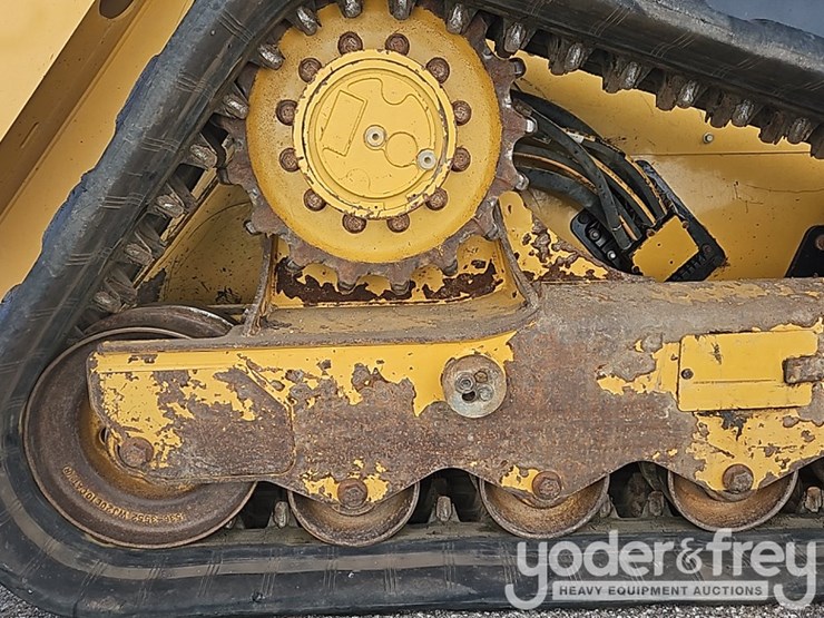 2021-caterpillar-299d3-image-12